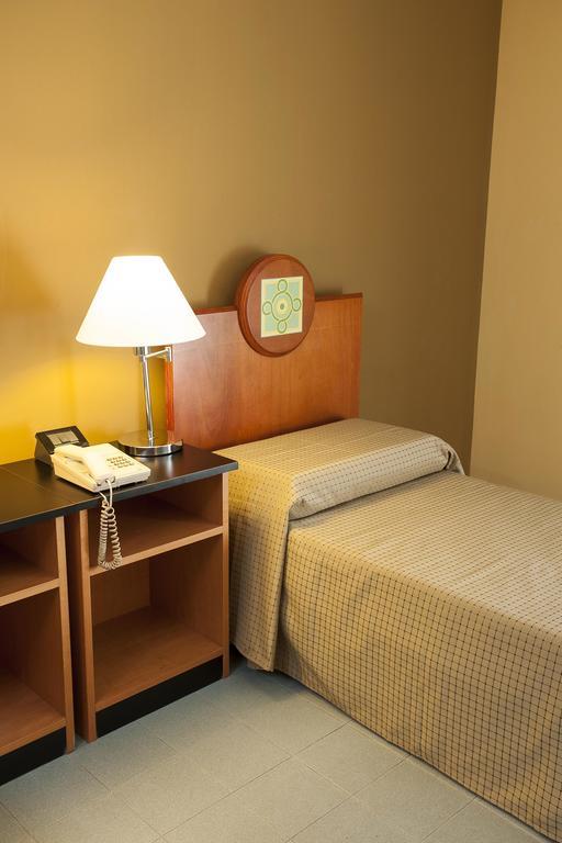 Single Room,1209663850:JPEG